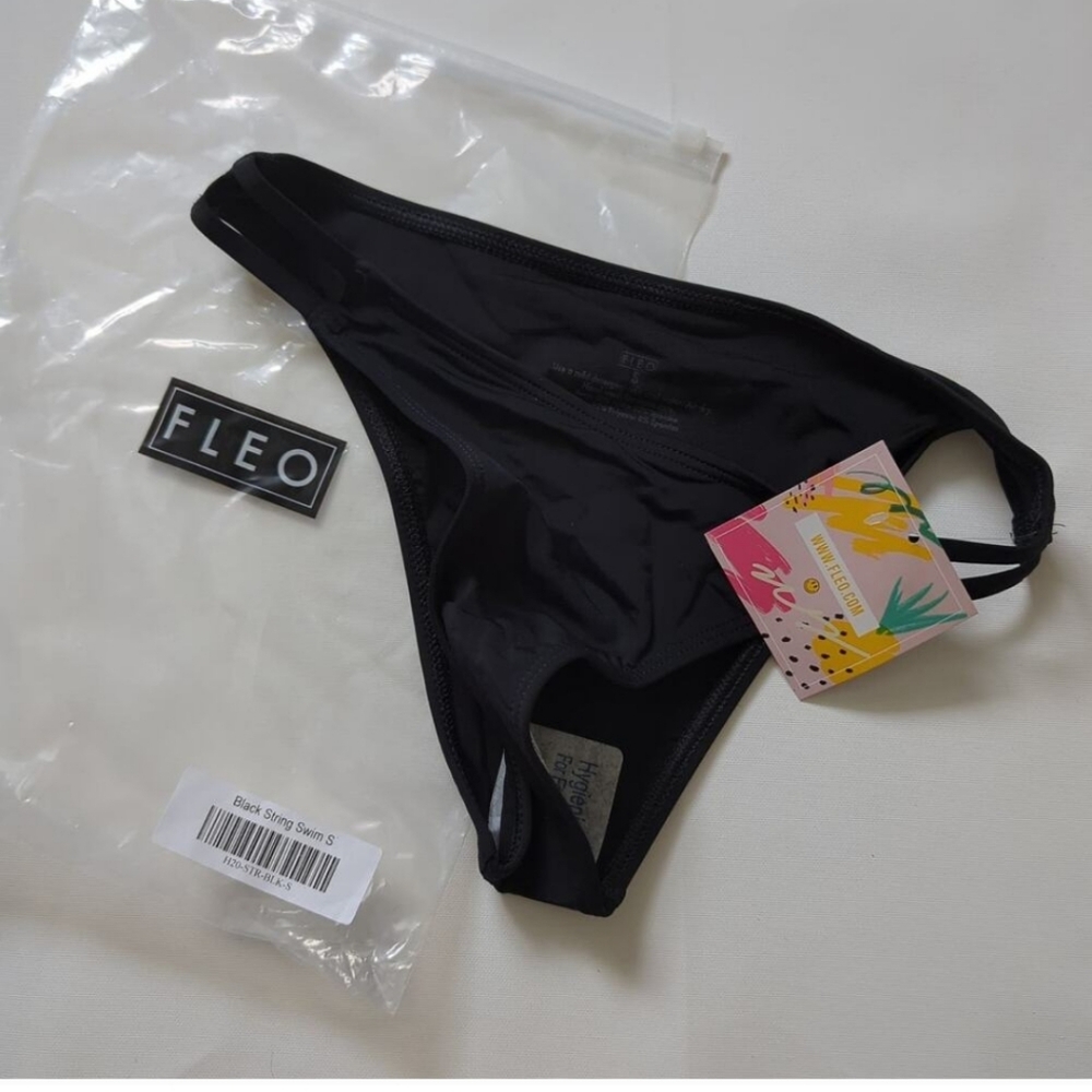 NWT Fleo Crossfit Womens Bikini Bottom Black Swimsuit Small